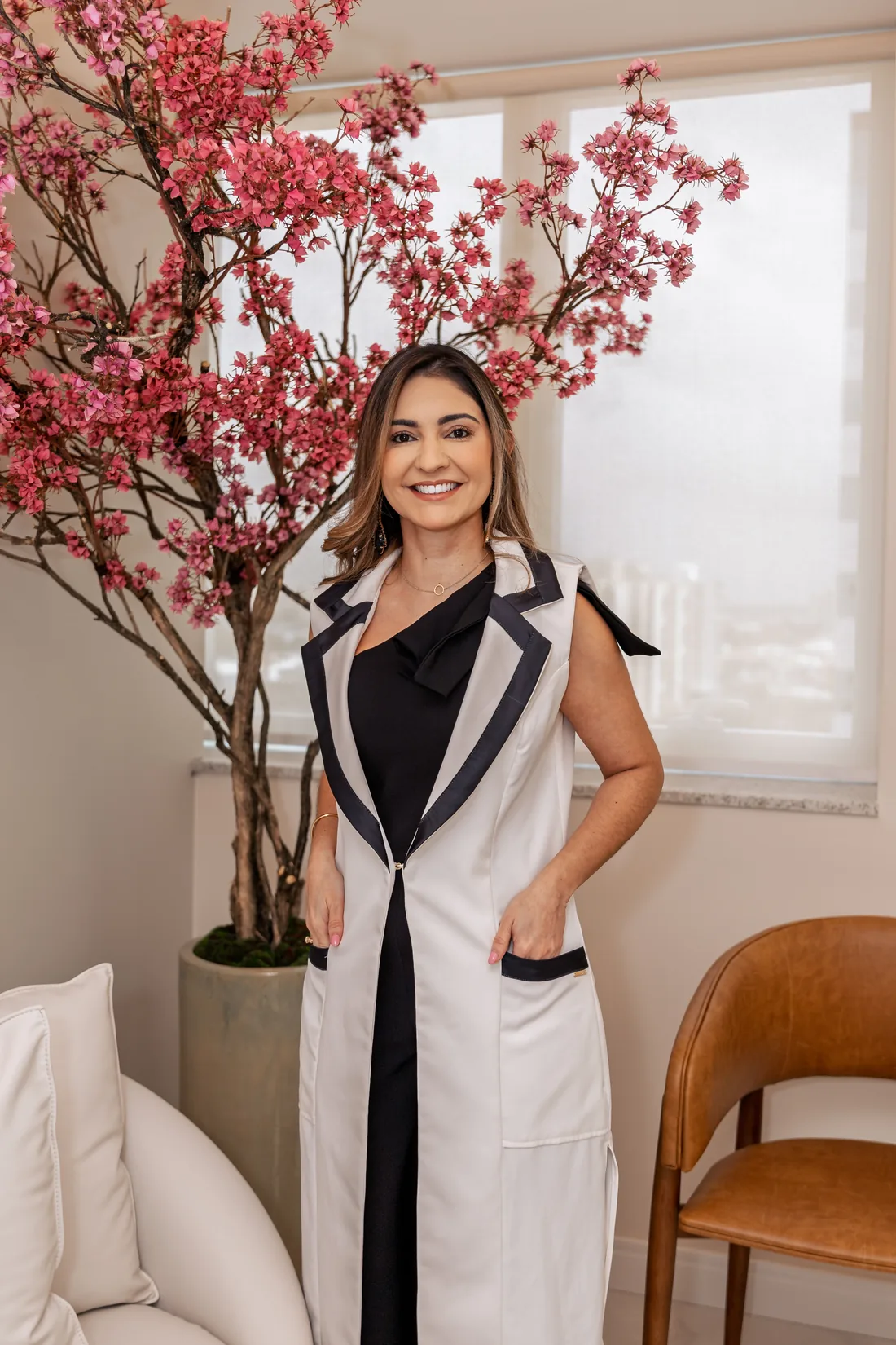 Dra. Thâmara Morita no consultório